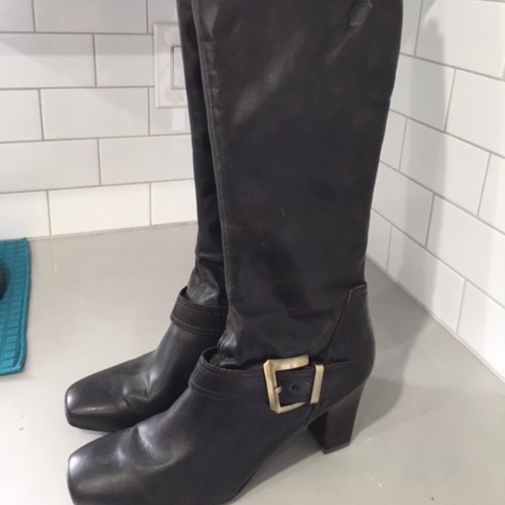 Dark brown leather boot - knee length